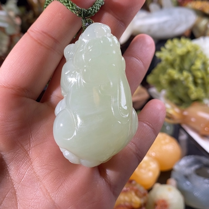 蛇纹石玉未镶嵌珠宝奇石