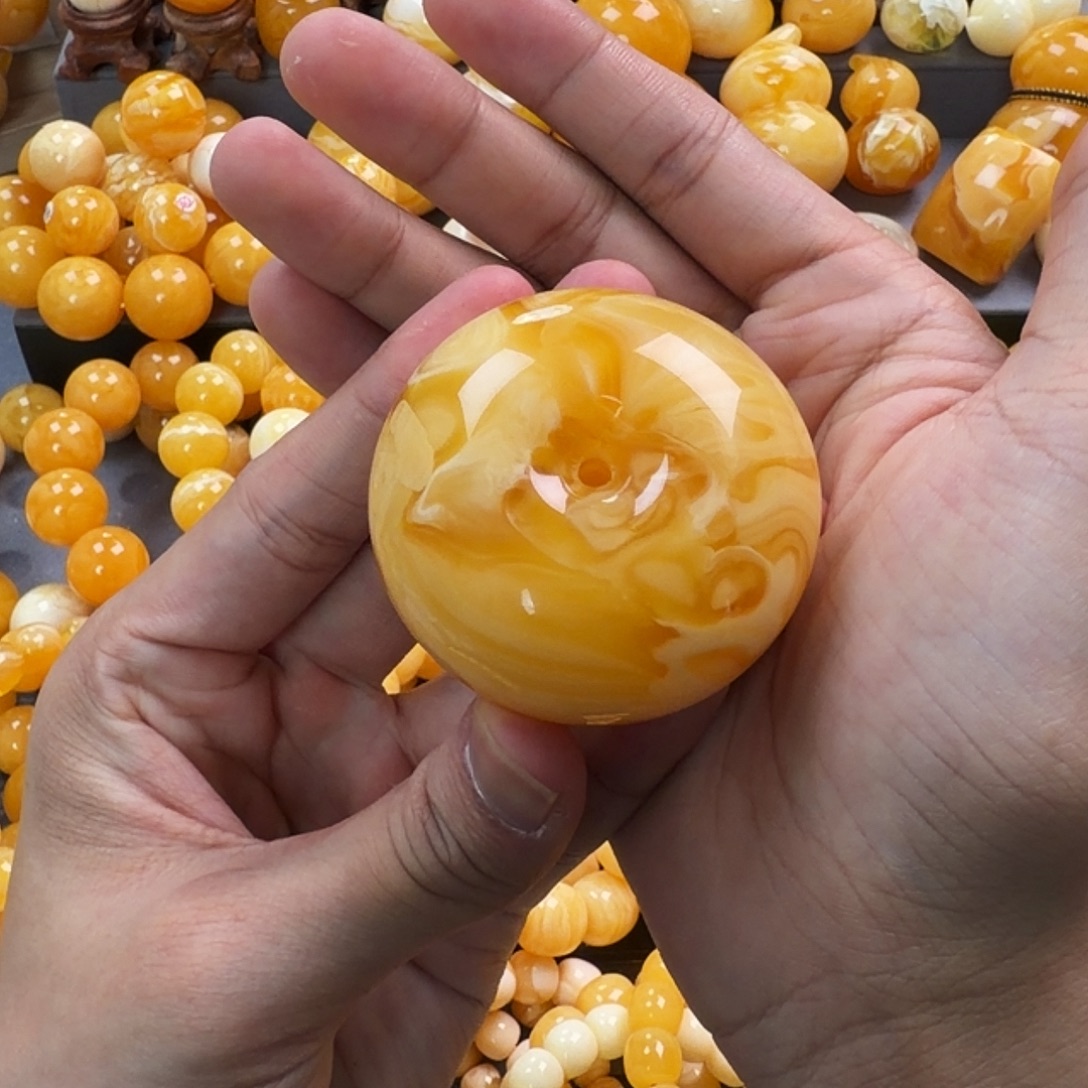 琥珀未镶嵌珠宝奇石57g