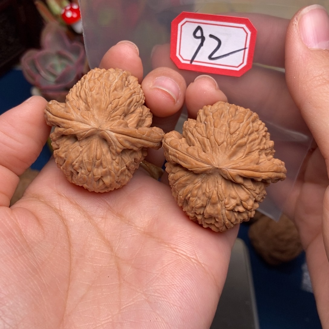 文玩核桃吊坠92号 白狮子