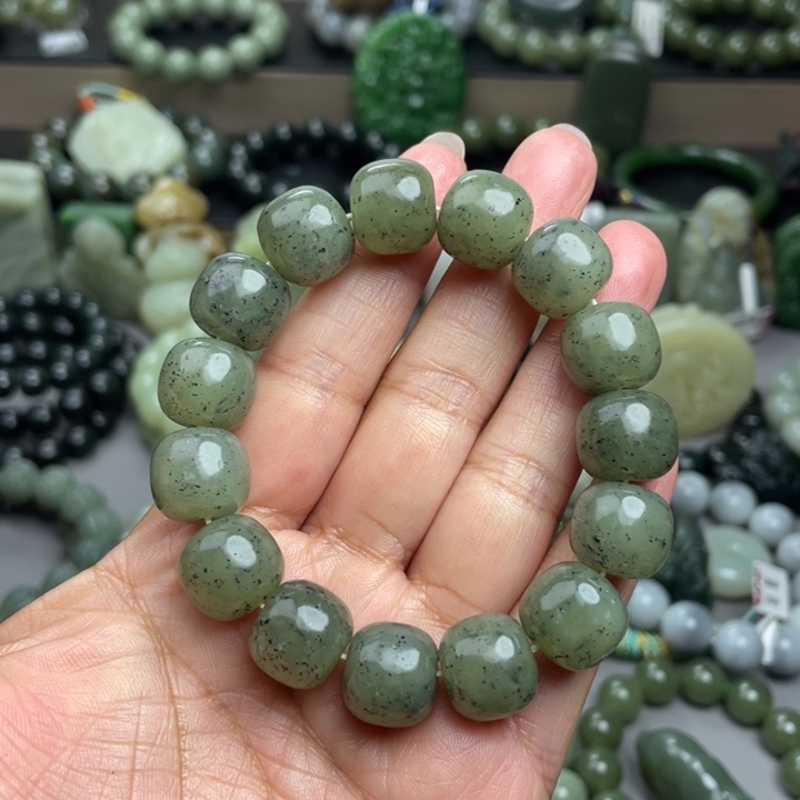 和田玉未镶嵌手串