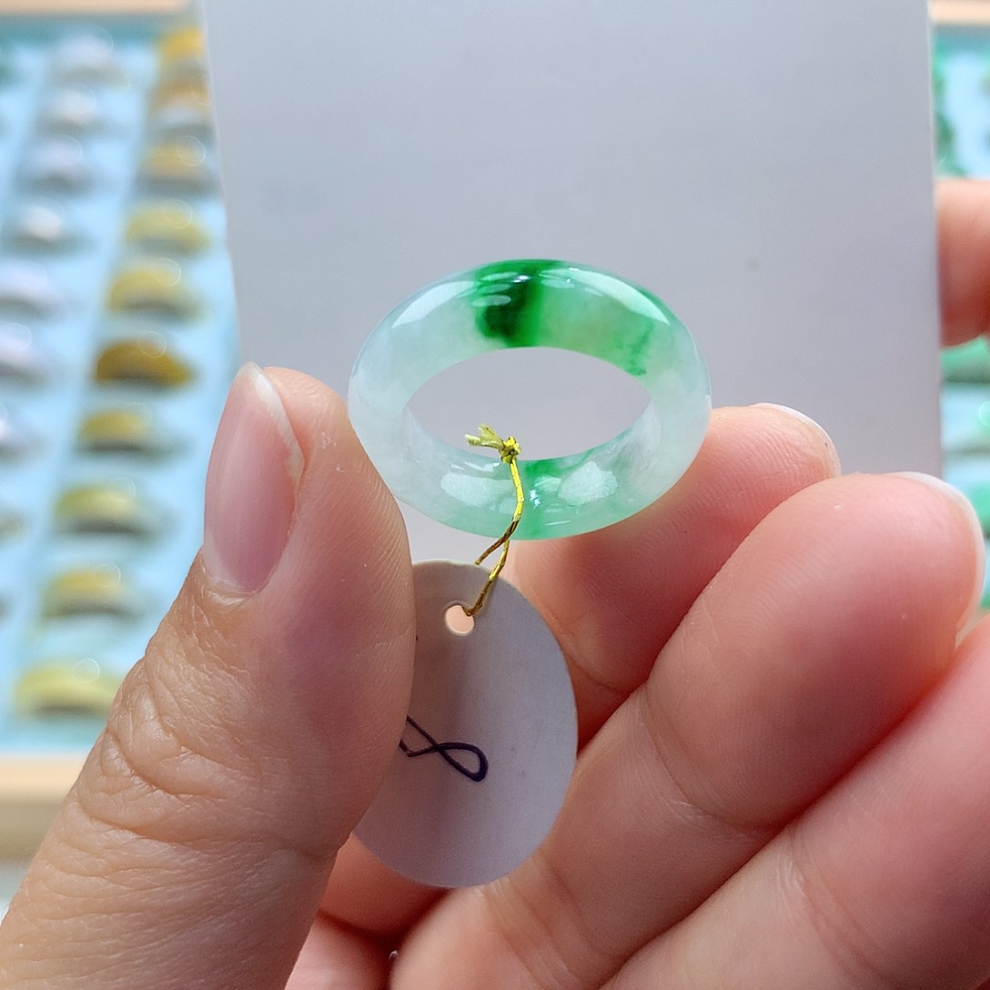 翡翠戒指未镶嵌8圈