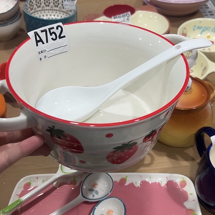 瓷陶瓷微微的颤动