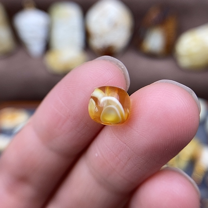 琥珀裸石未镶嵌8老型a85