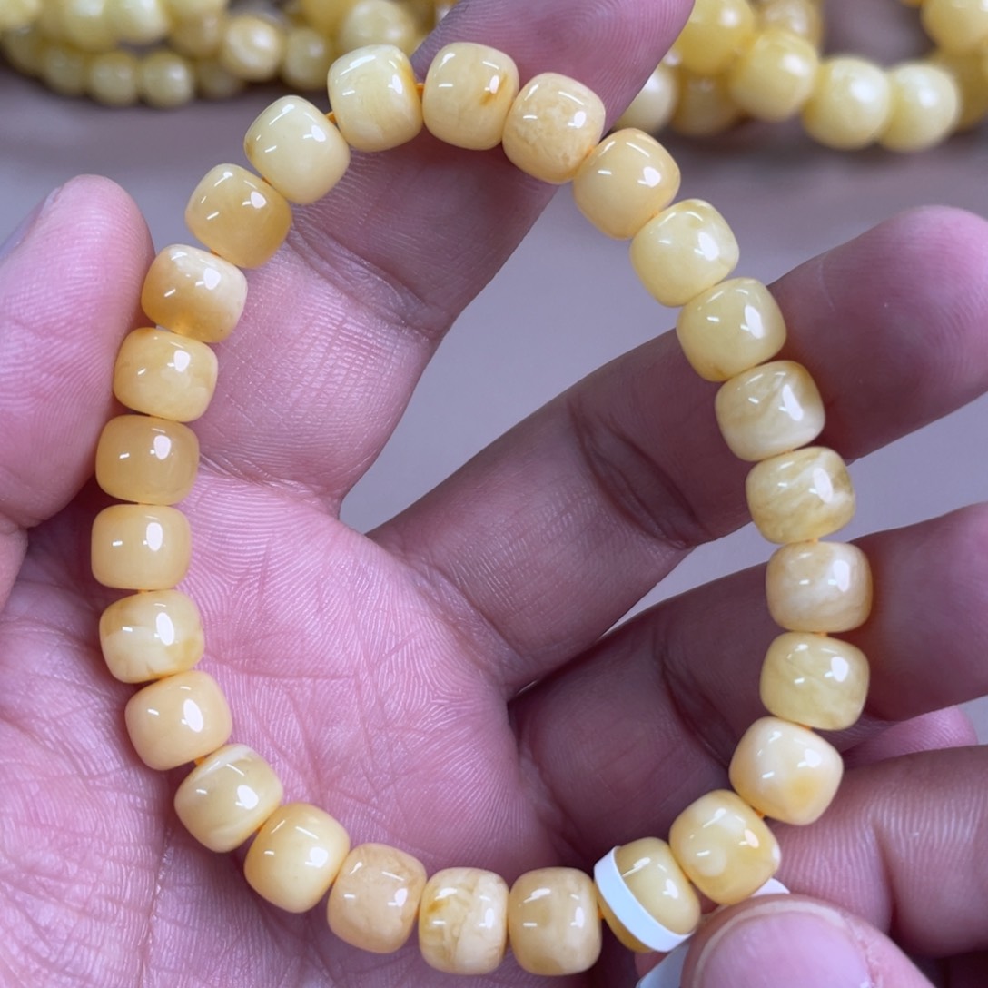 琥珀裸石未镶嵌0060000000