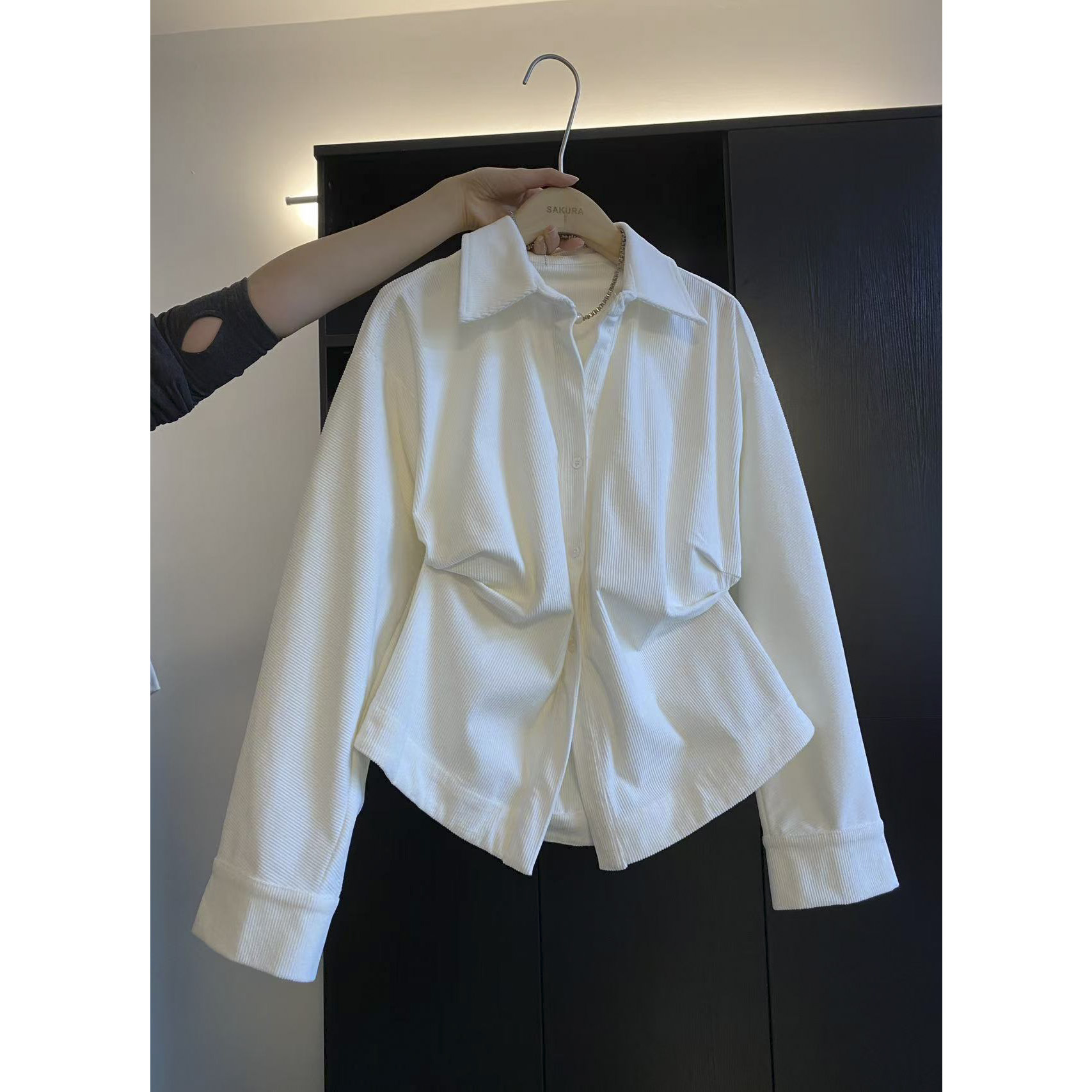 璎婲sᴀᴋᴜʀᴀ【晚冬回信】媛韩版POLO领灯芯绒腰间掐腰显瘦厚款衬衫