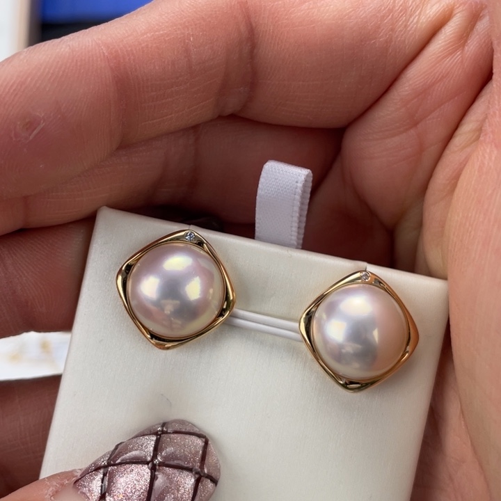 拼合珍珠（马贝珠）耳饰18K金镶嵌