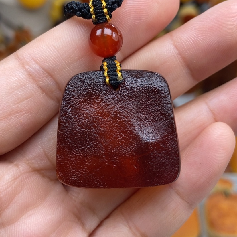 【闪购商品】琥珀颈饰未镶嵌