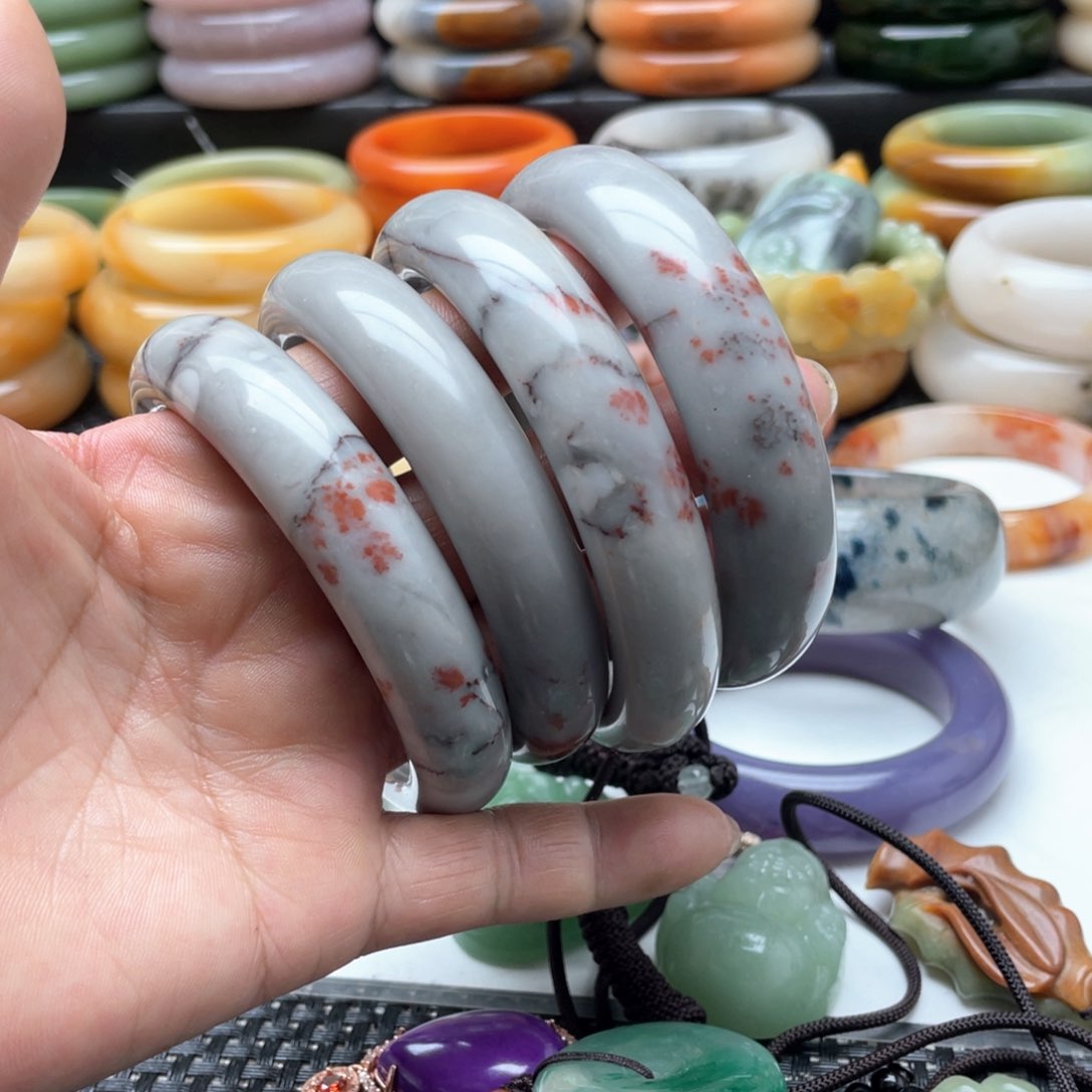 石英质玉手镯未镶嵌