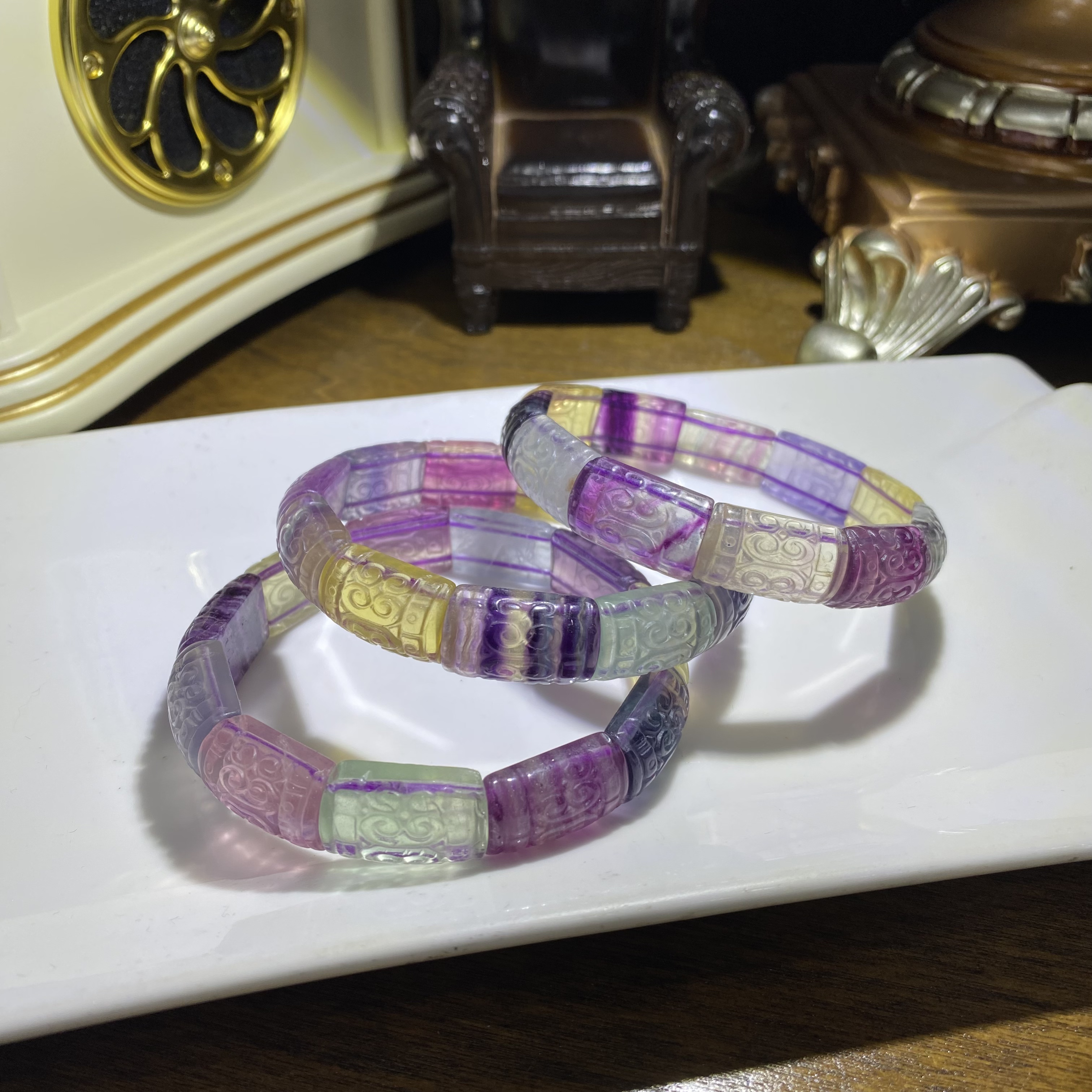 高品质天然萤石手排雕刻回纹-多样性发其一C302