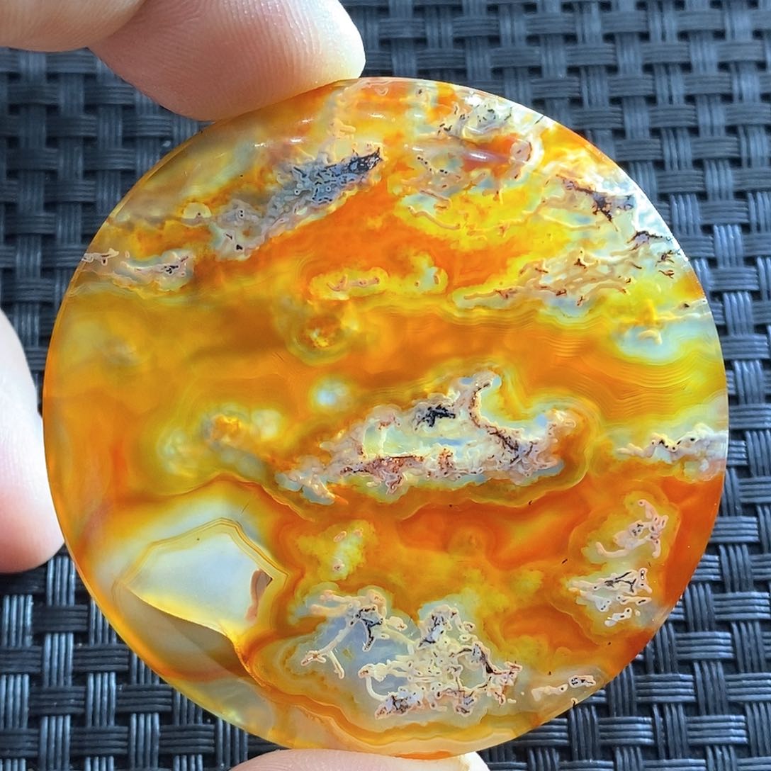 玛瑙/玉髓颈饰未镶嵌思*者