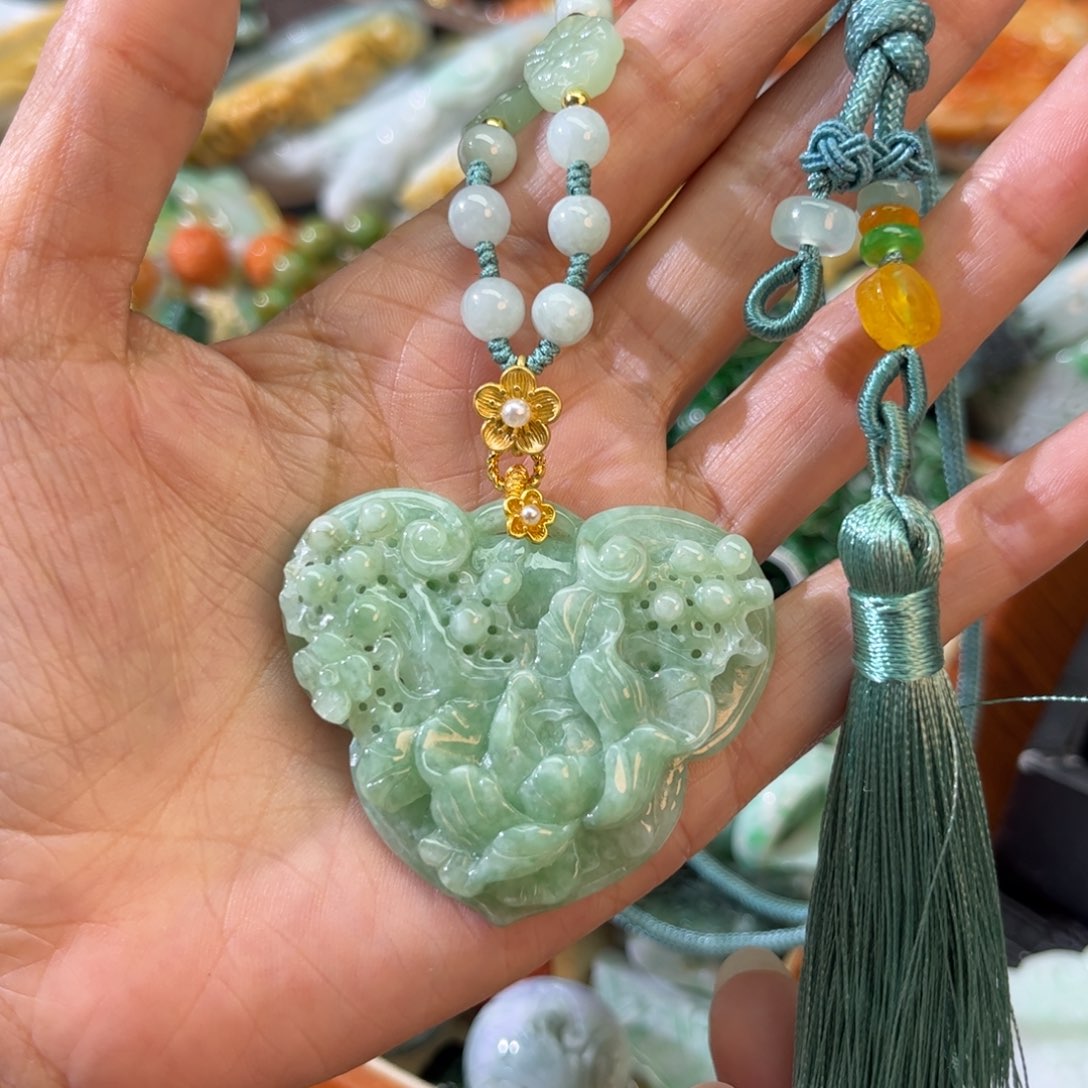 翡翠颈饰未镶嵌待编款