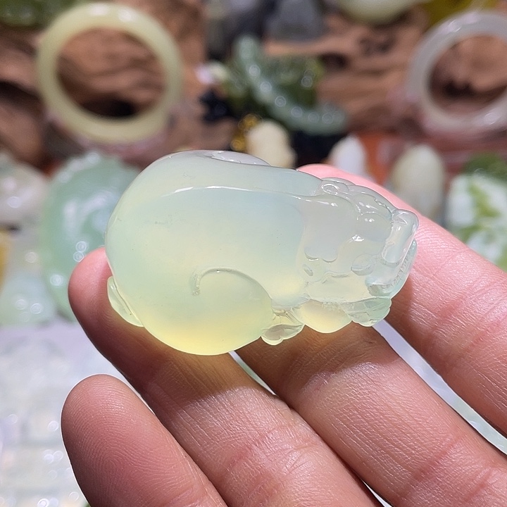 蛇纹石玉未镶嵌珠宝奇石