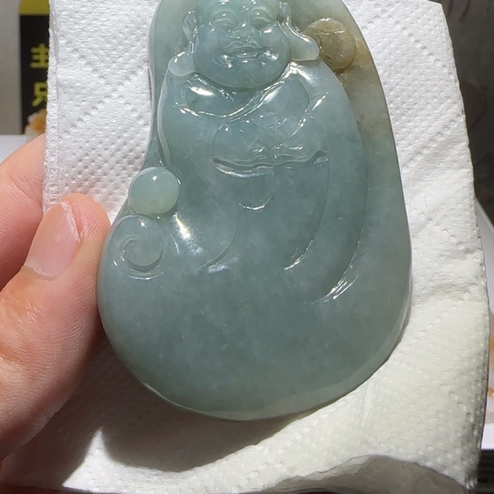 翡翠颈饰未镶嵌佛公