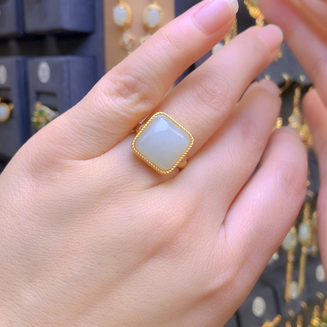 和田玉戒指银S925镀金镶嵌