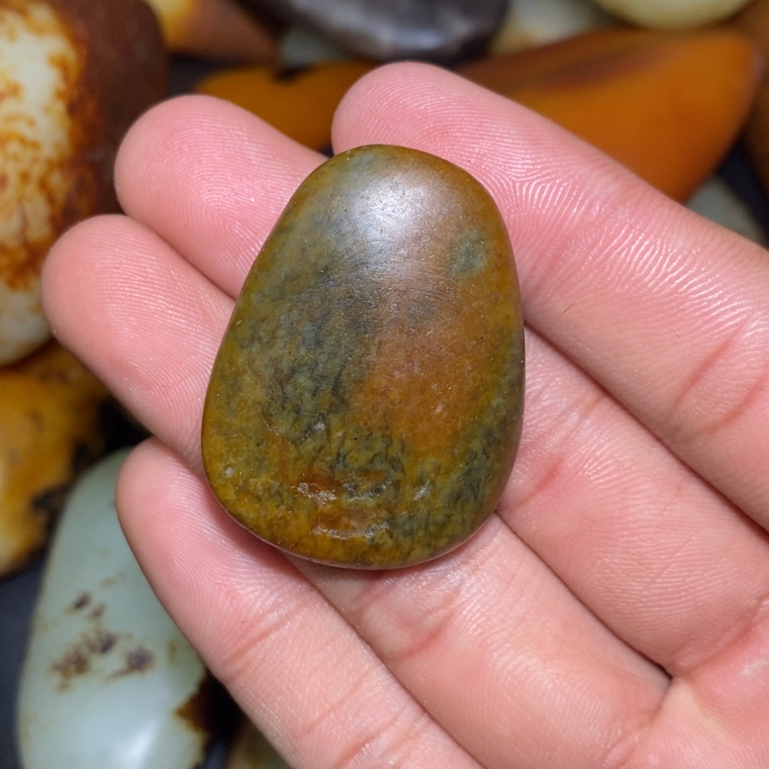 和田玉未镶嵌珠宝奇石