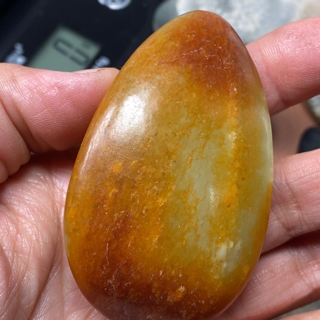 和田玉挂件足铂镶嵌