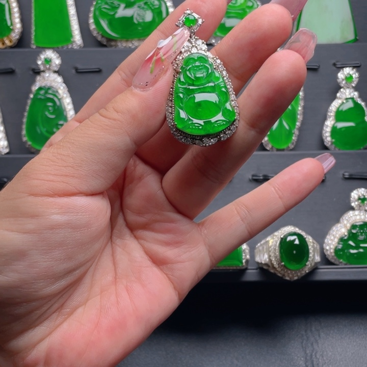 翡翠颈饰未镶嵌翡翠吊坠