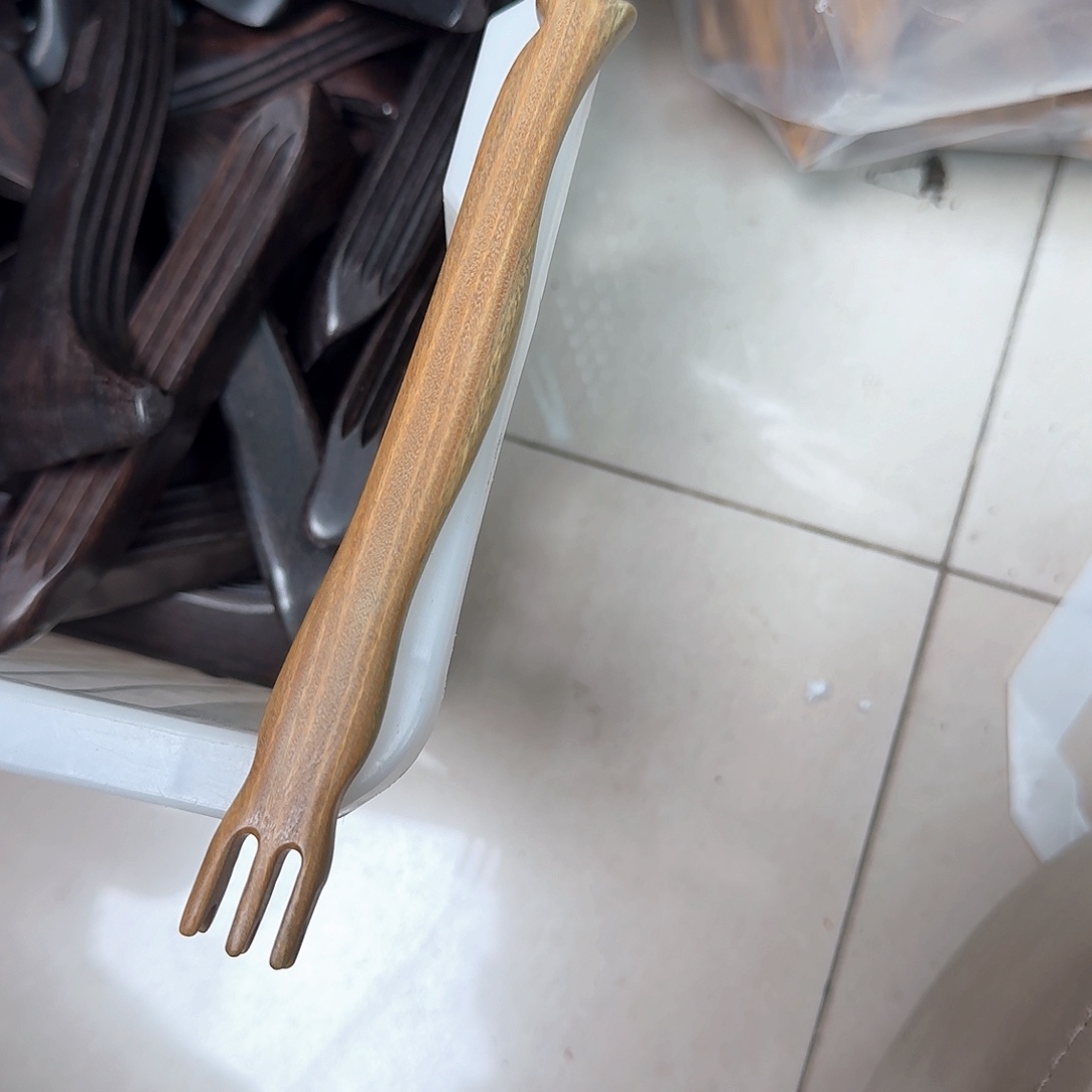 绿檀木放松工具瑕疵