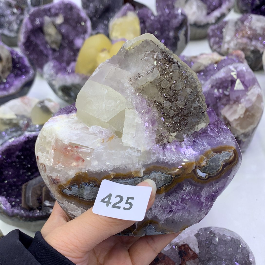 郑***陌大型摆件（非配饰）未镶嵌紫晶