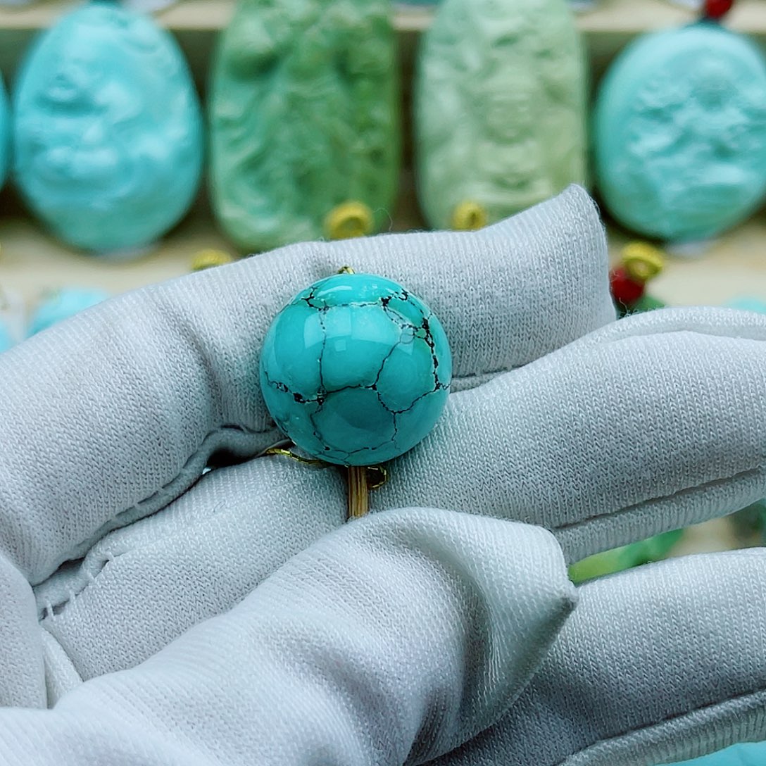 绿松石未镶嵌珠宝奇石