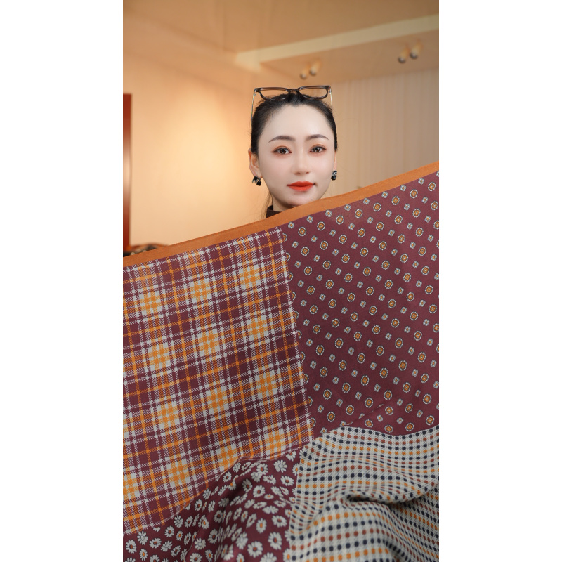 P12【暖拼】时尚丝毛双面异色85*85百搭舒适丝巾