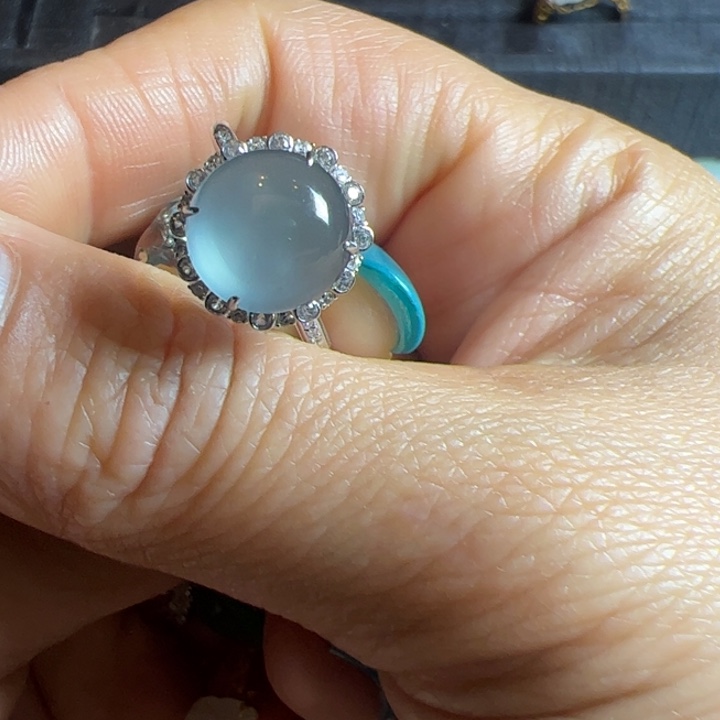 翡翠戒指18K金镶嵌白**糊翡翠吊坠项链⼁