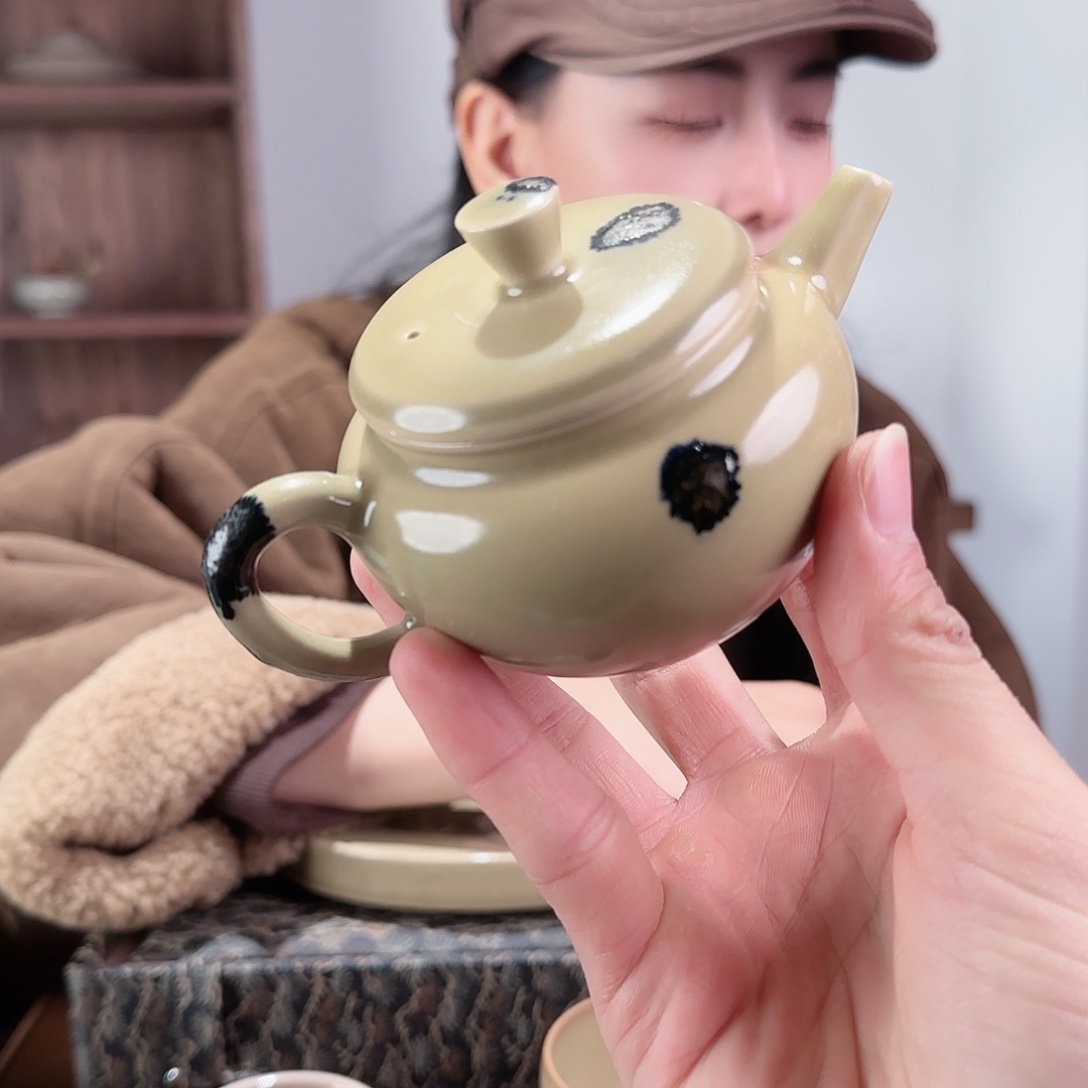 瓷摆件手工壶点彩