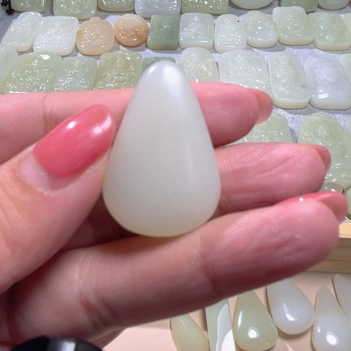 未镶嵌和田玉（糖玉）珠宝半成品