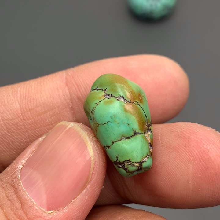 绿松石颈饰未镶嵌