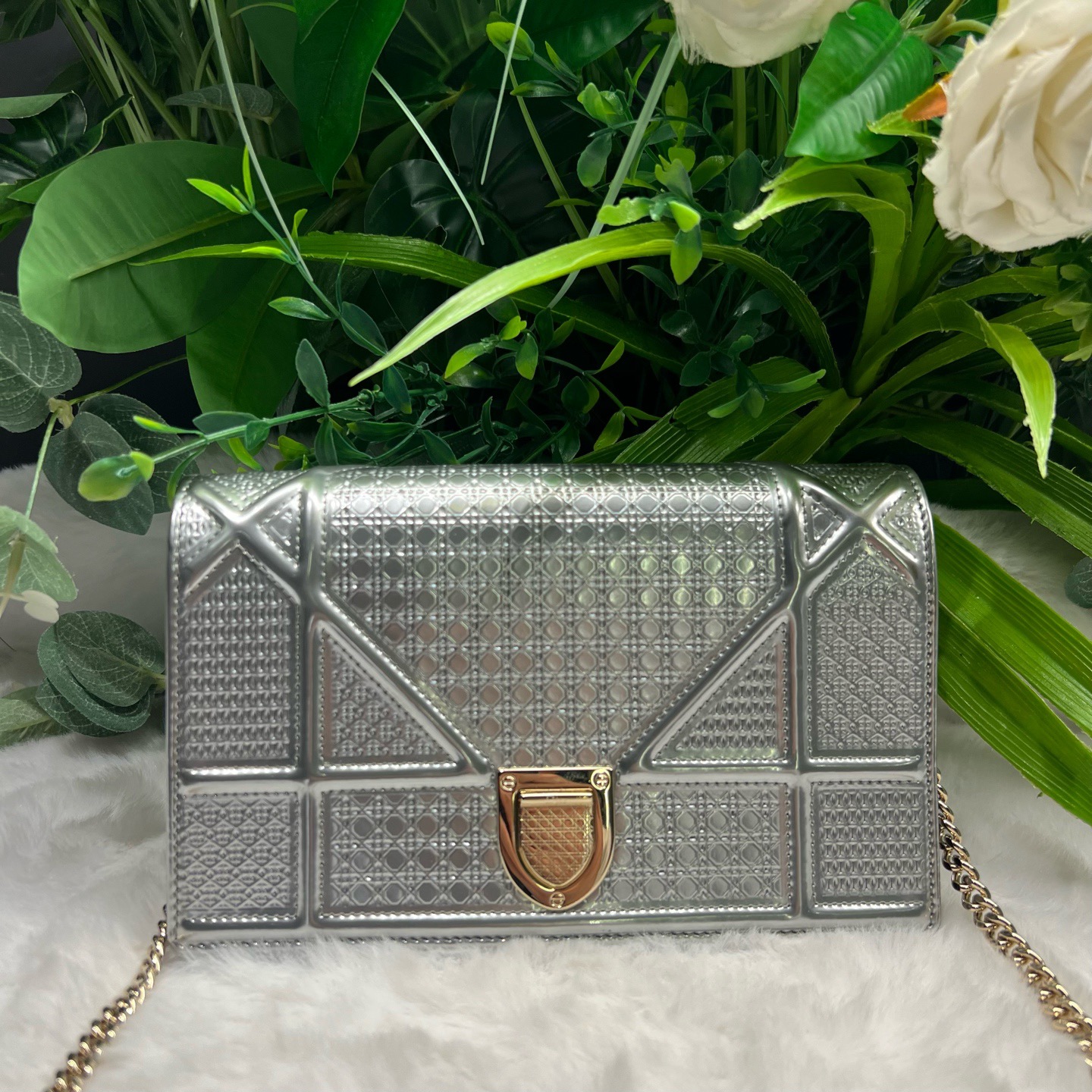 95新 DIOR/迪奥 ama盾牌包 银色 镂空藤格纹80173