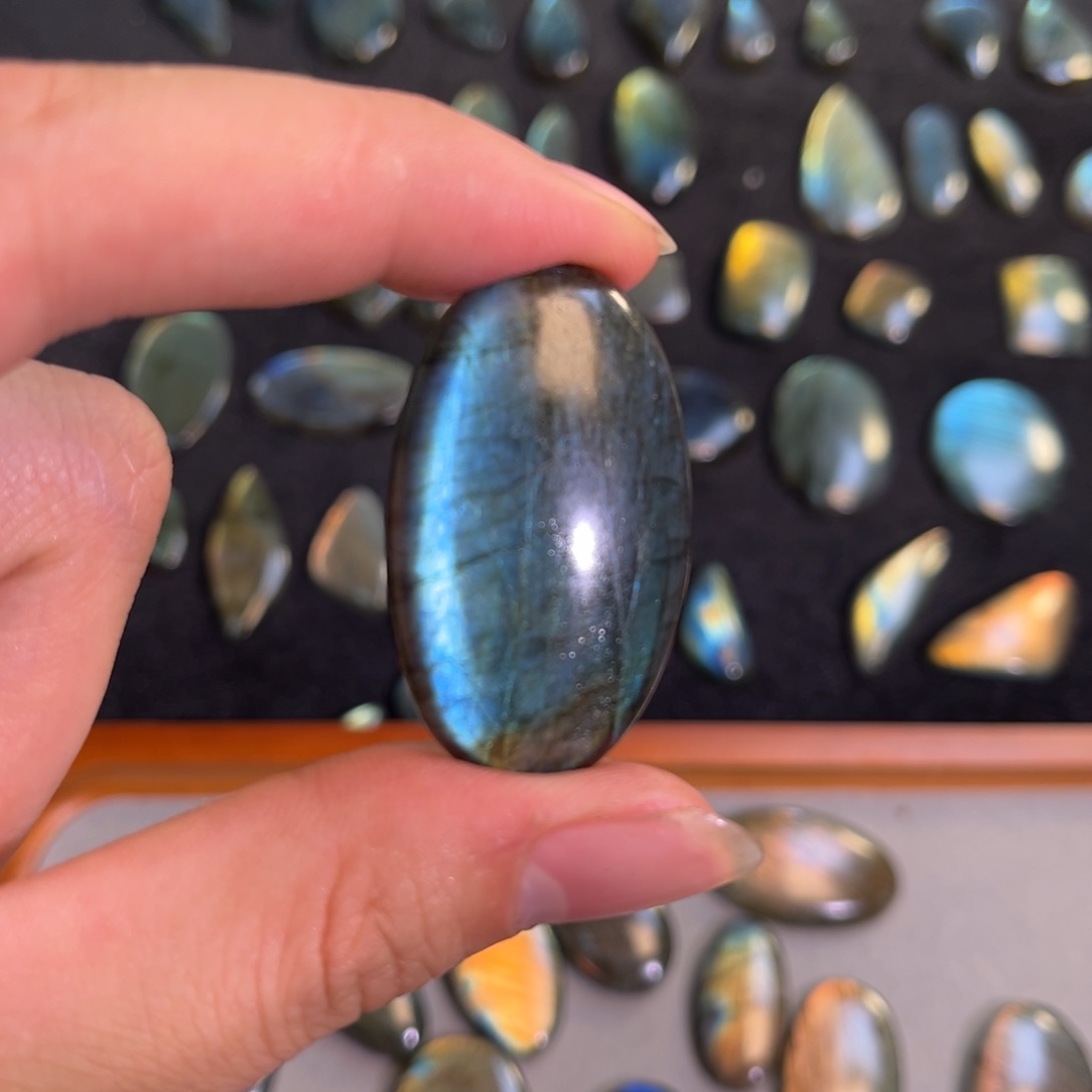 拉长石吊坠未镶嵌佐*?