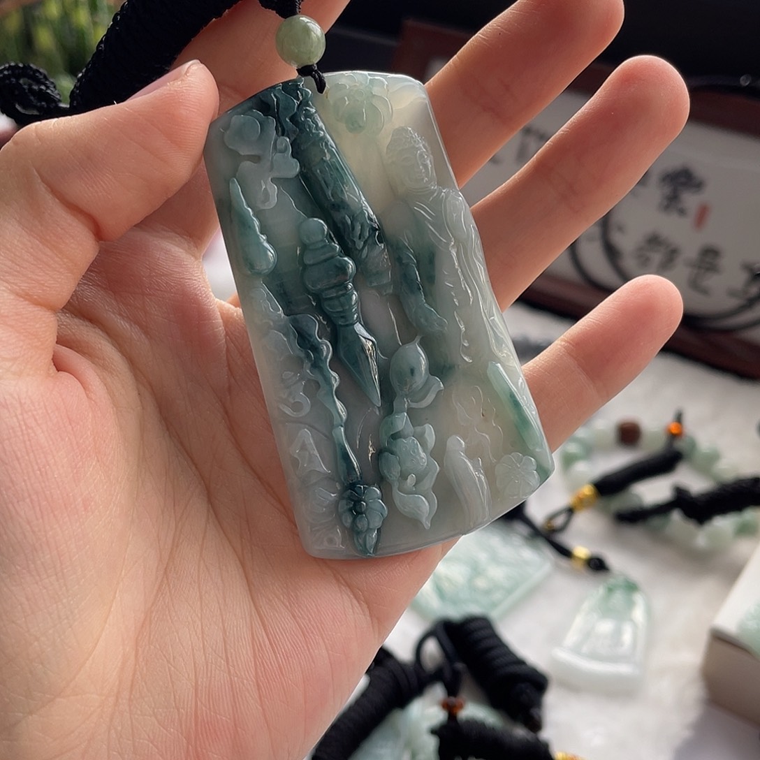 ****轩翡翠未镶嵌颈饰阿弥陀佛