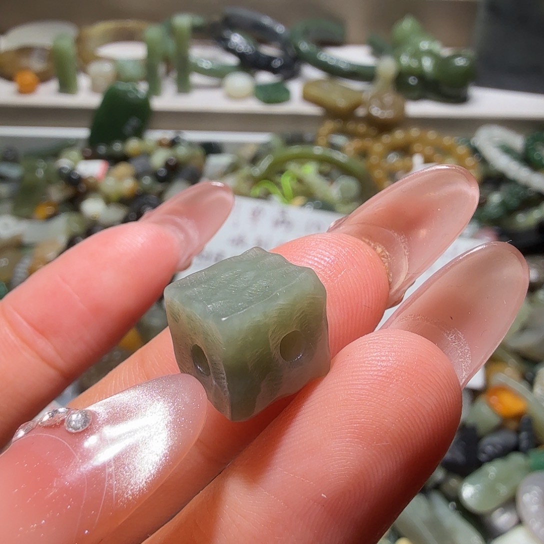 和田玉未镶嵌珠宝奇石