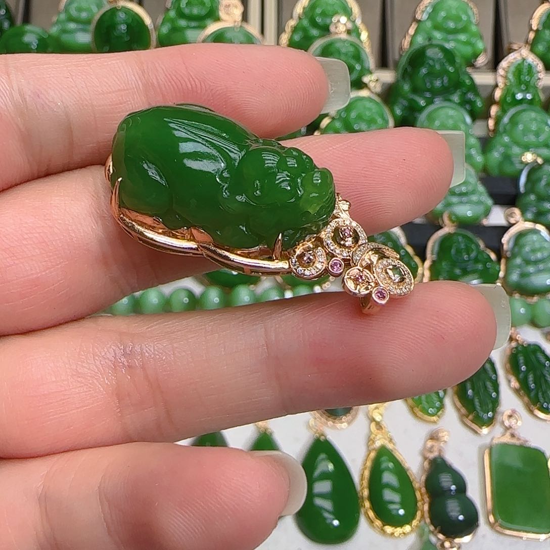 和田玉（碧玉）吊坠(不含链)18K金镶嵌