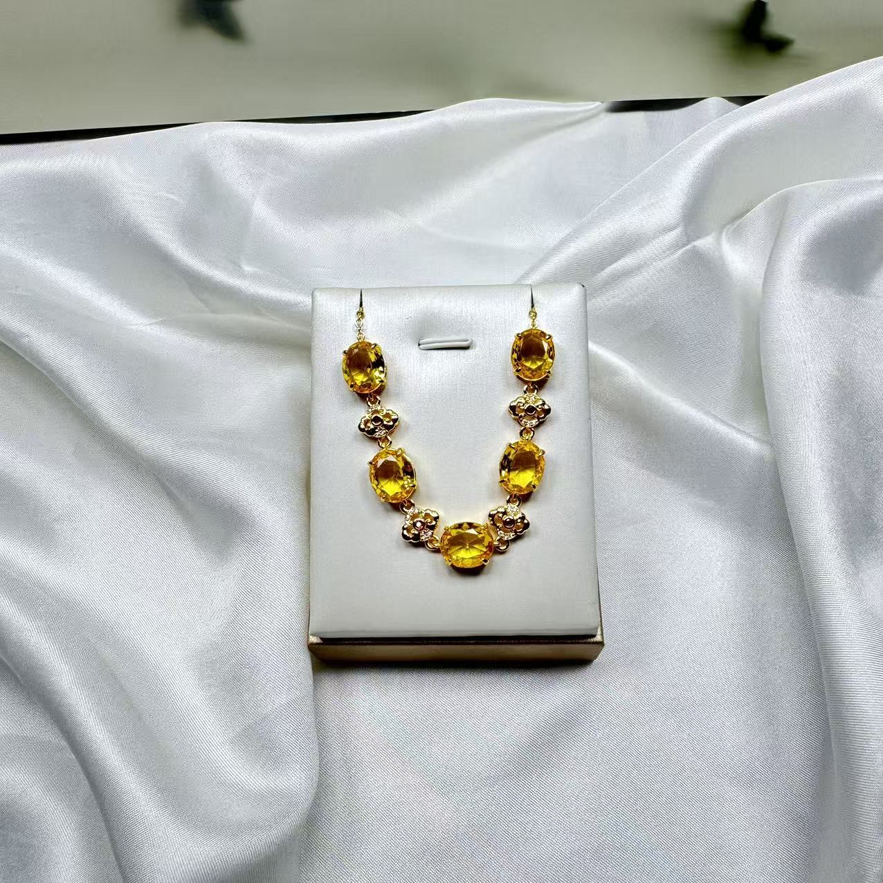 于 D135 黄色手串 新款时尚百搭男女款 多样性发其一