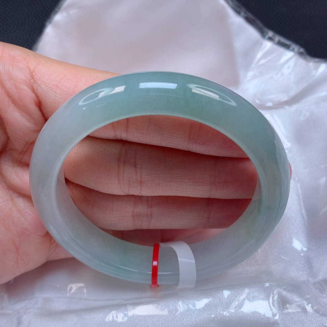 翡翠手镯未镶嵌天然