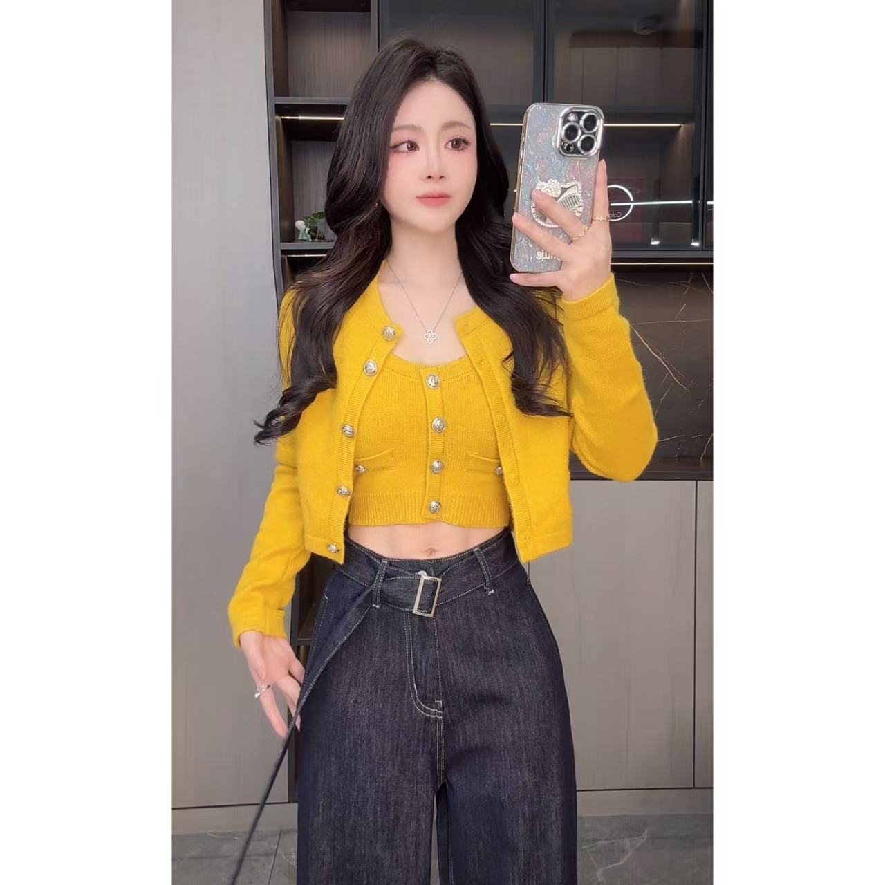 曼曼【香榭美人】 小香风长袖针织开衫修身吊带背心两件套女