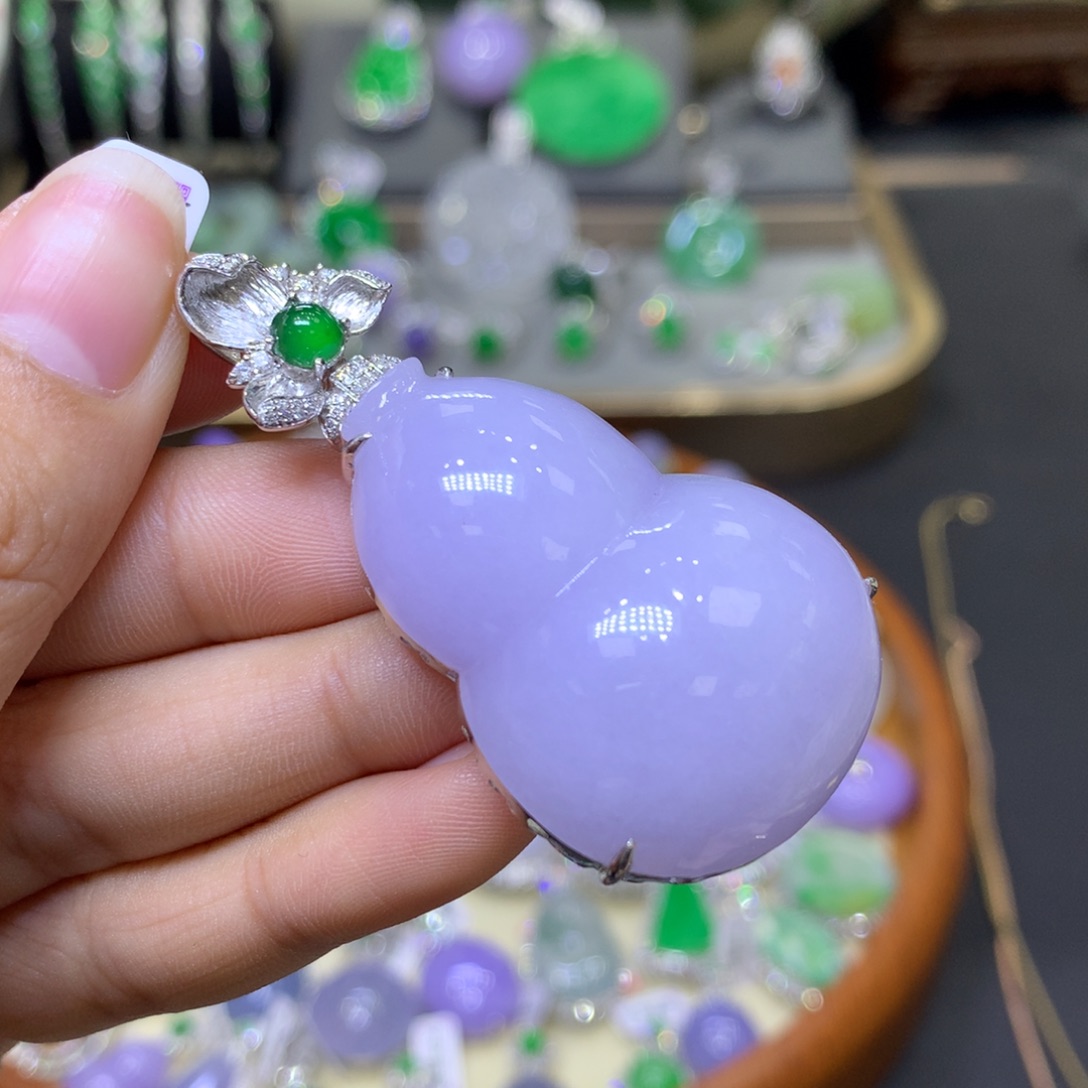 翡翠18K金镶嵌颈饰翡翠吊坠项链