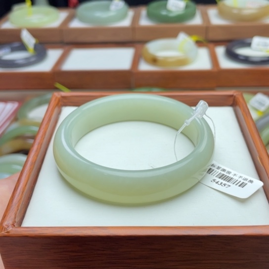 【闪购商品】和田玉手镯未镶嵌53.2