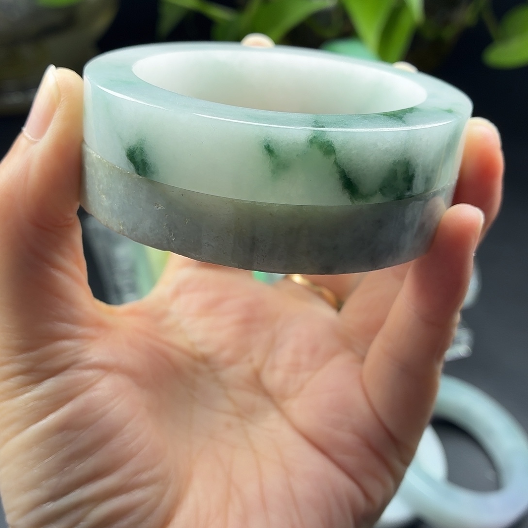 未镶嵌翡翠手镯定制翡翠