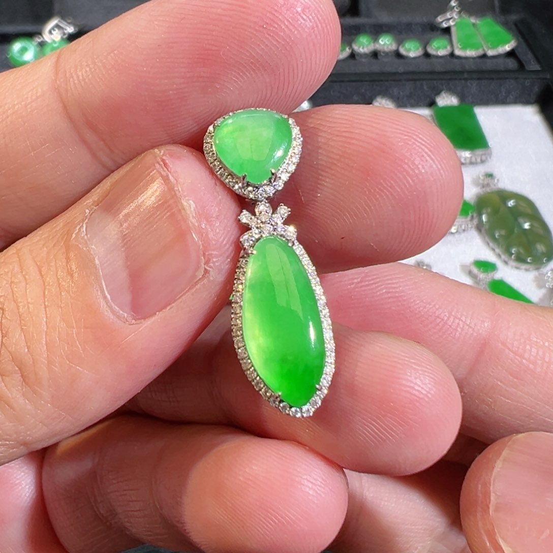 【闪购商品】翡翠吊坠(不含链)18K金镶嵌