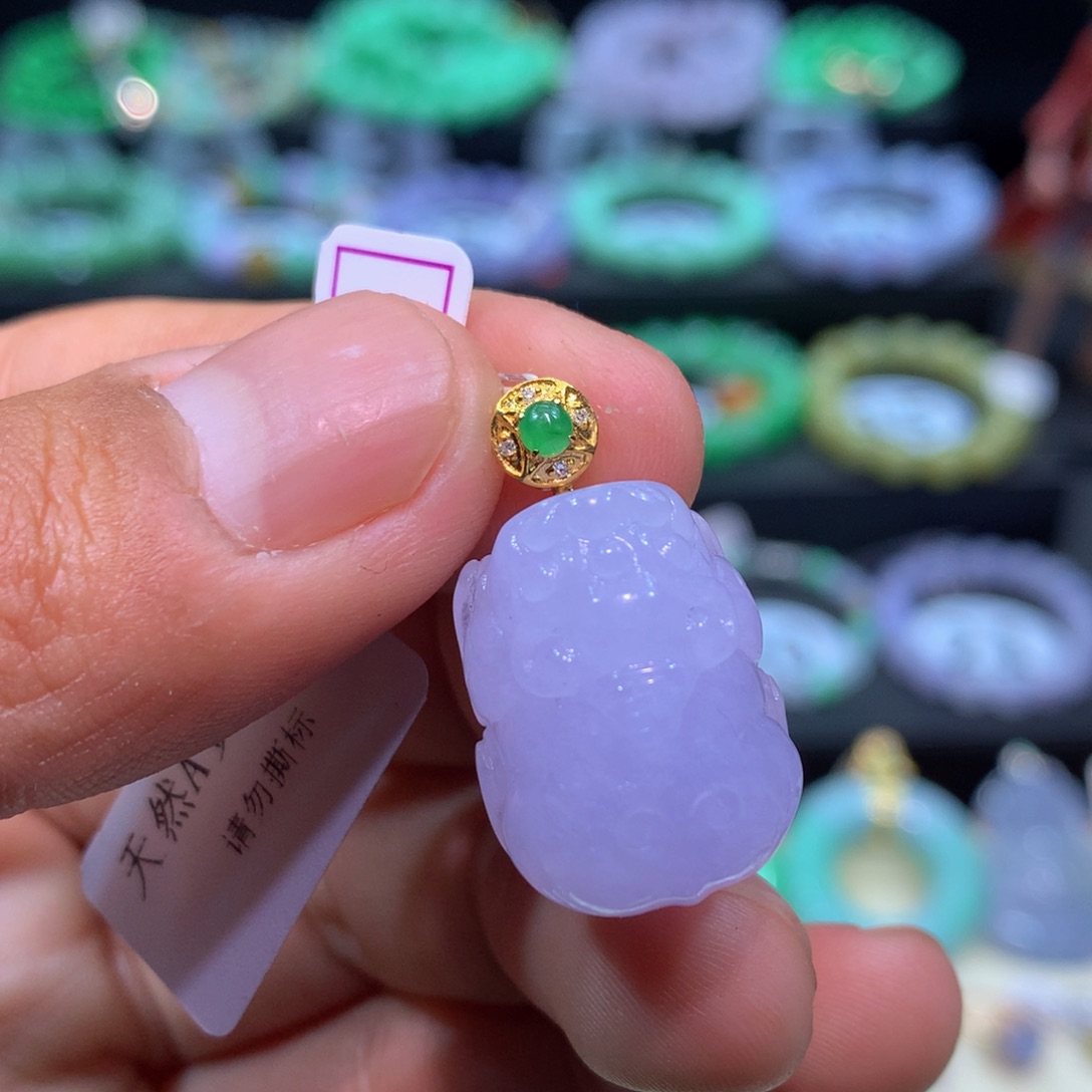 翡翠18K金镶嵌颈饰