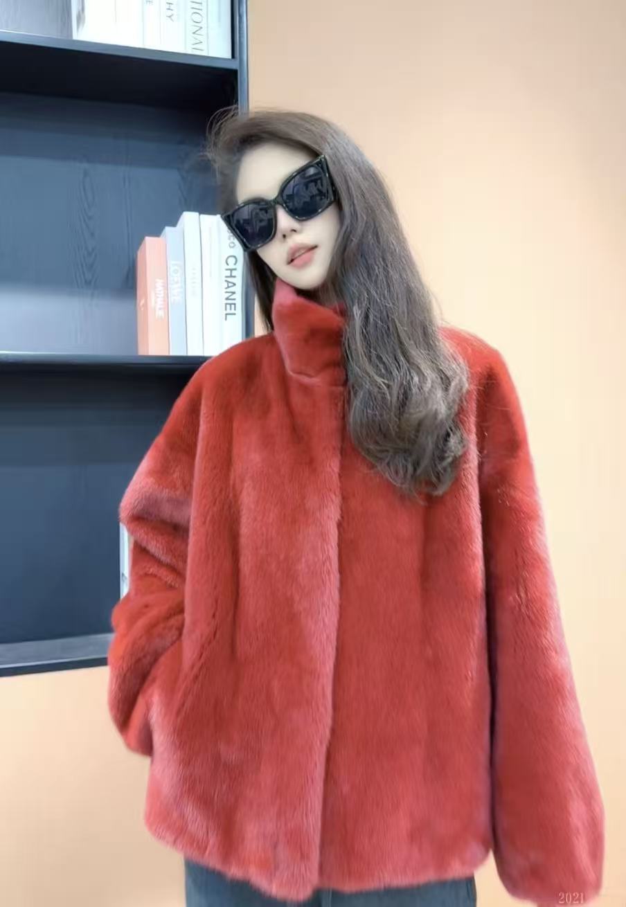 【酥酥】新款2025海宁进口小母貂整貂水貂皮草女短款外套时尚