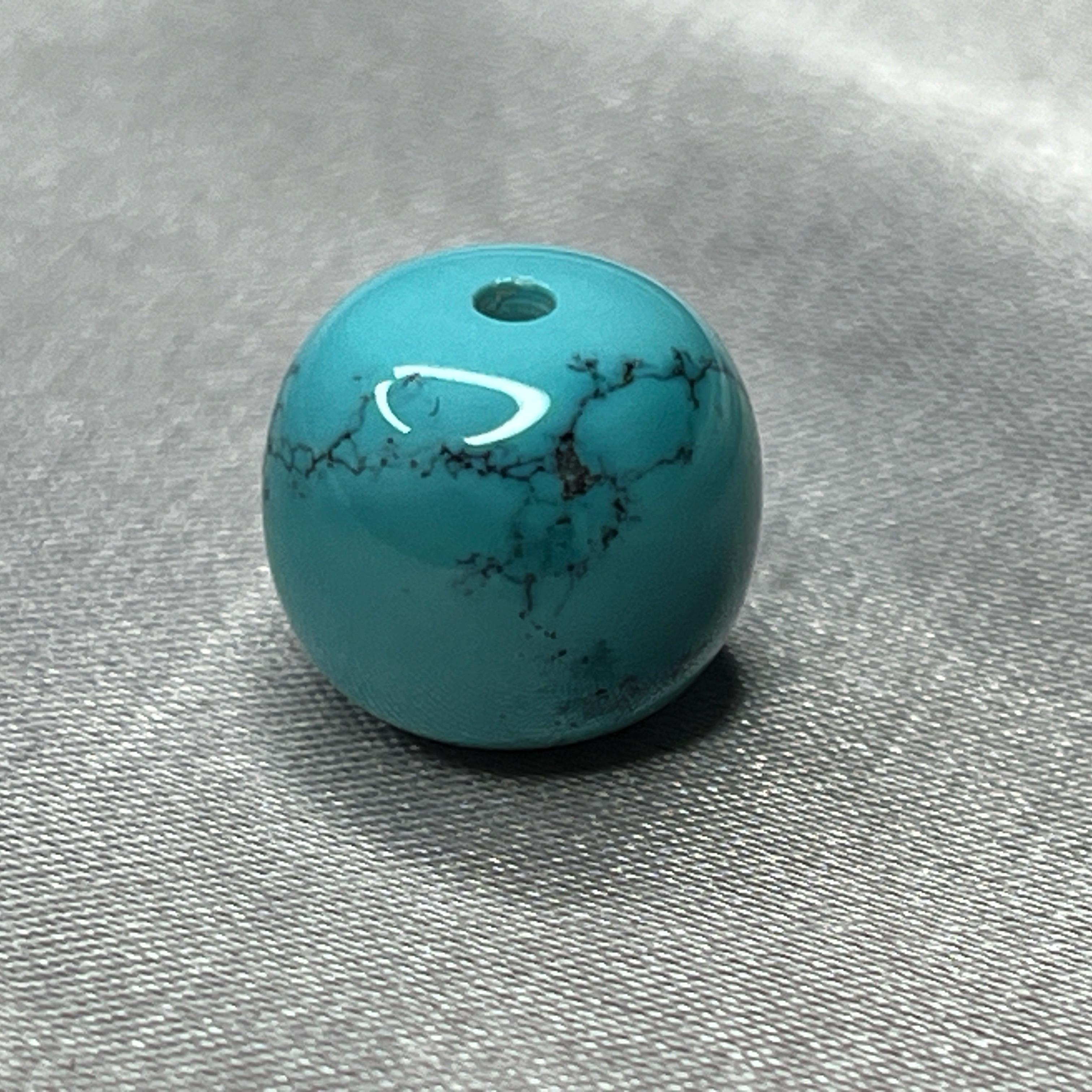 高瓷蓝水草纹老型珠，尺寸11.5x10.2mm重2.18克