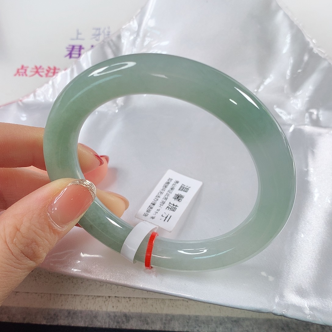 翡翠手镯未镶嵌 圆条⑨⑤