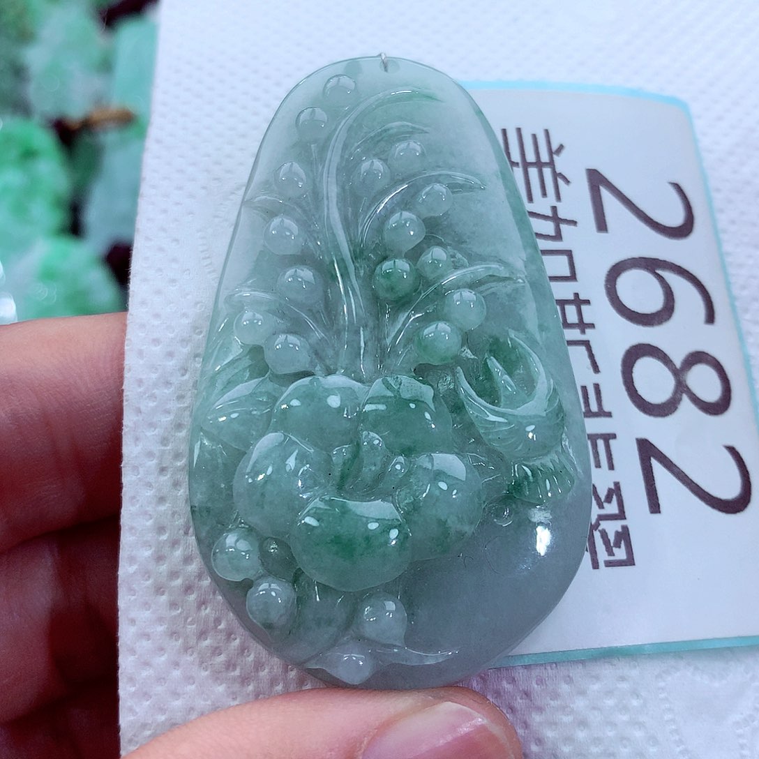 吊坠(不含链)未镶嵌翡翠