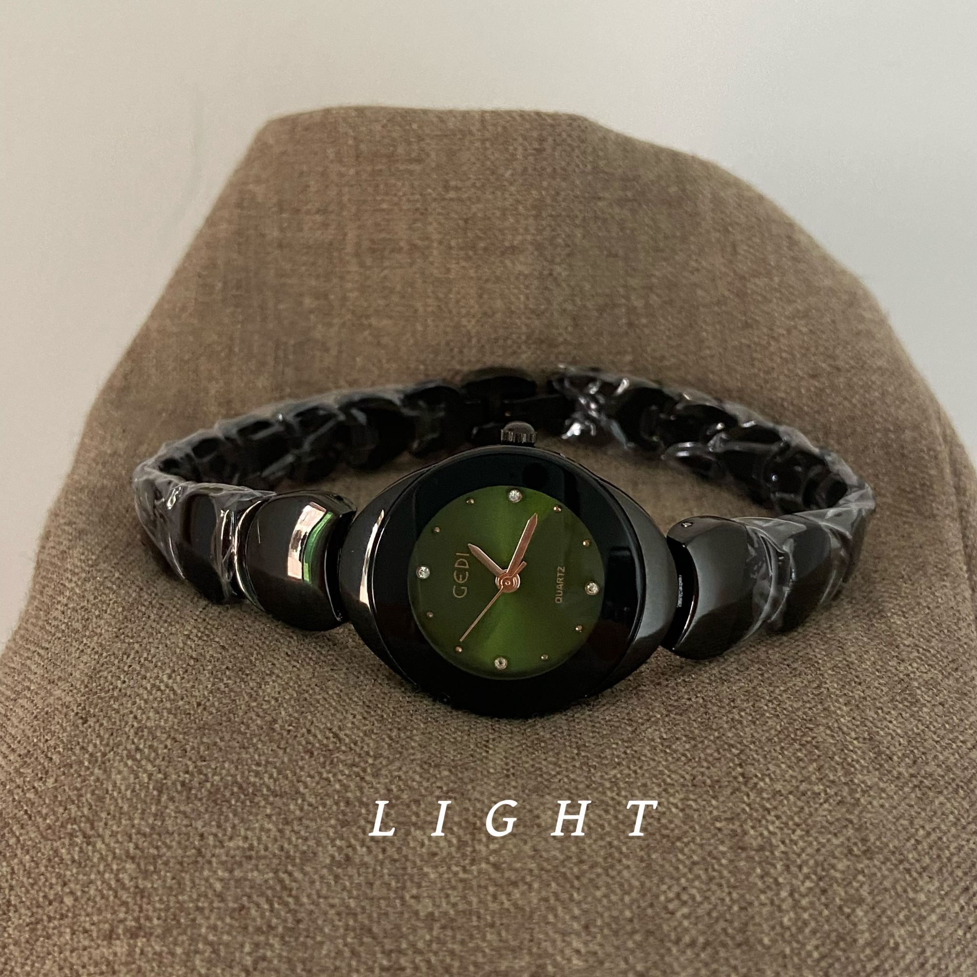 LIGHT 黑绿珍珠潮酷飒小众设计感石英女表通勤日常