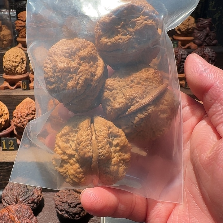 颢***轩核桃临沧古蟾王+蝴蝶蟾