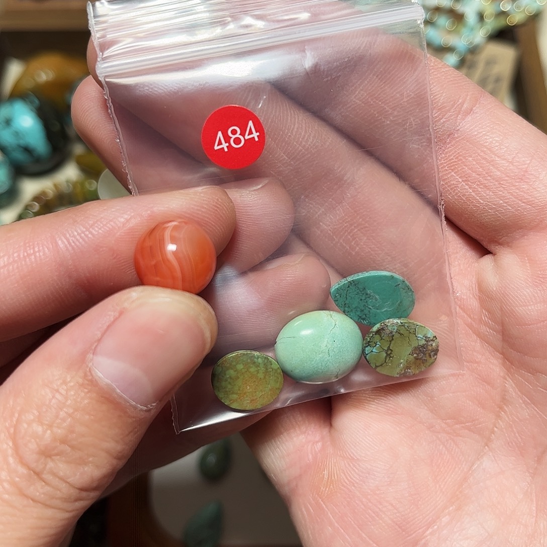 修***多南红玛瑙未镶嵌珠宝奇石