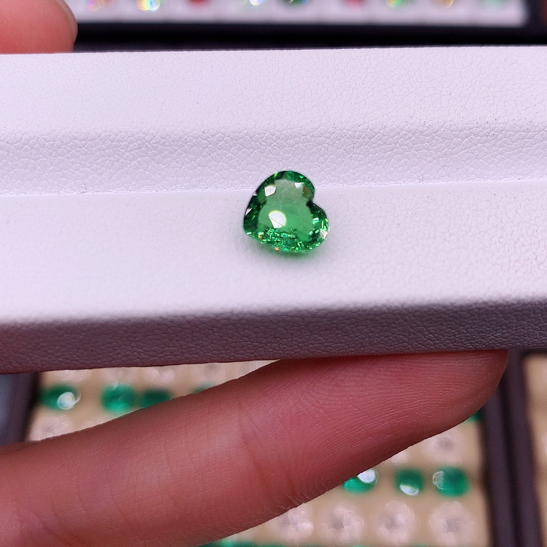 石榴石（沙弗莱）珠宝半成品未镶嵌